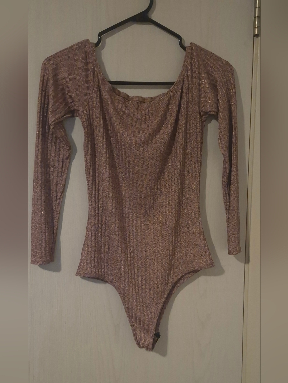 PrettyLittleThing Metallic Ribbed  Bodysuit – Rose Gold/Copper (UK 12/US 8/ M) - Picture 2 of 5